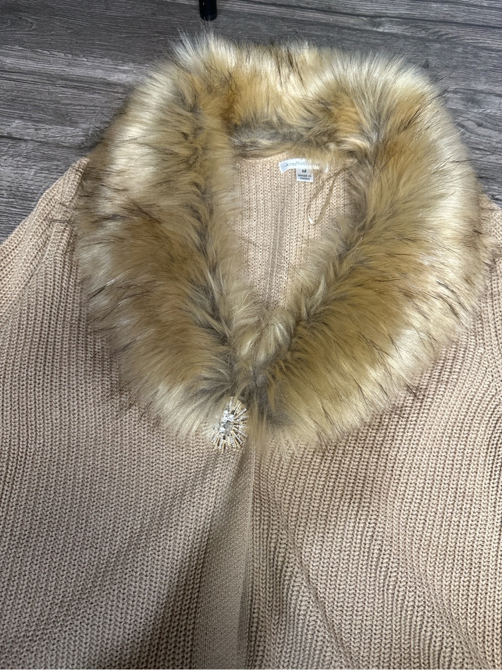 John Paul Richard Camel Faux Fur Collar Knit Cardigan Sweater NWT Size M - Picture 3 of 8